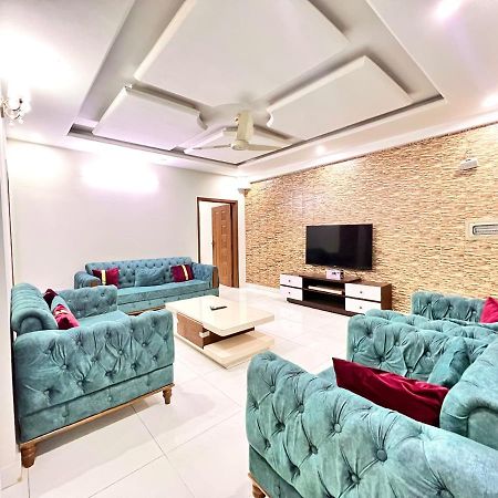 Luxury 3 Bedrooms Apartment Lounge+Kitchen Air-Conditioning And Wifi E11 Ισλαμαμπάντ Εξωτερικό φωτογραφία